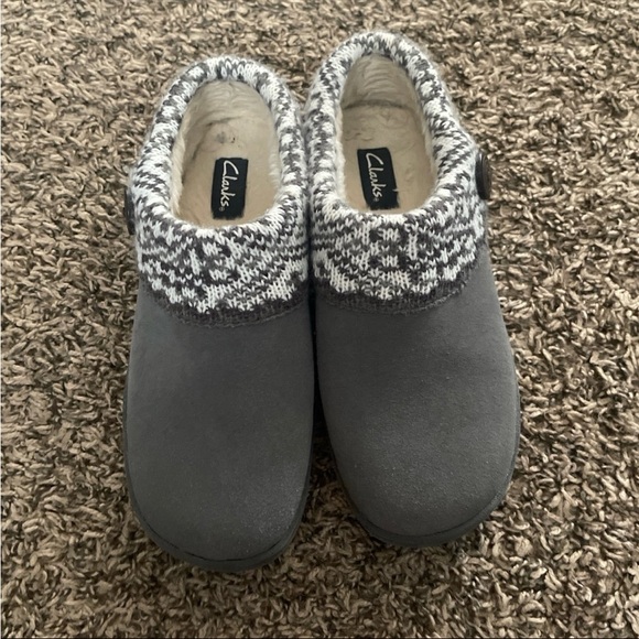 Clark’s suede slip on mule slippers size 9 - Picture 2 of 5